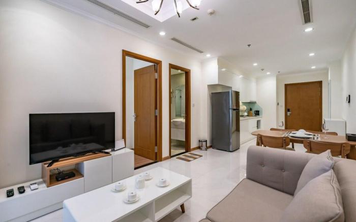 2 bedroom landmark Plus in Vinhome central park