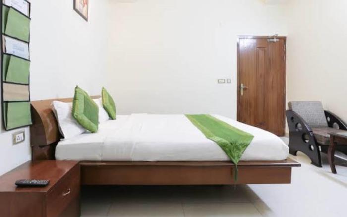 Goroomgo Shanta Inn Lucknow