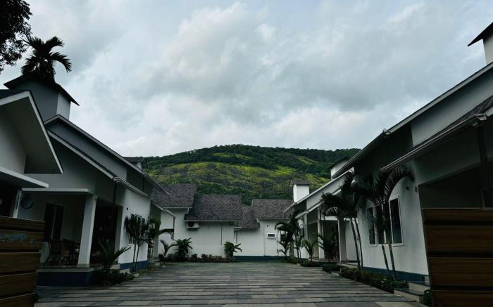 Abrigo Resorts