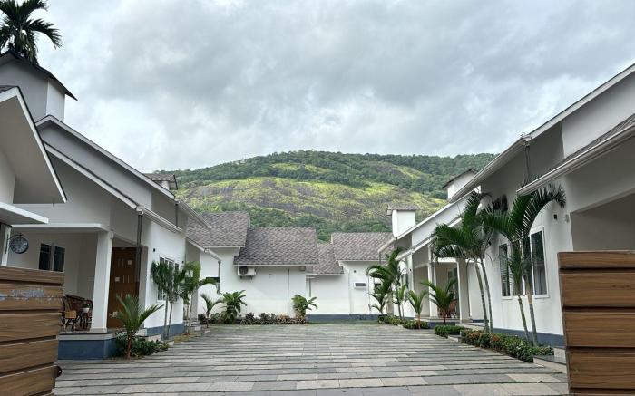 Abrigo Resorts