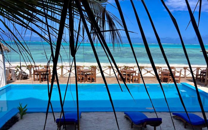 Chaza Beach Hotel