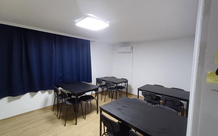 Ocean's Guesthouse - For foreigners only