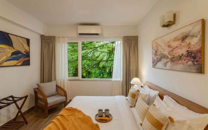 Peaceful 2BHK Apartment Casa Divino by Earthyrooms