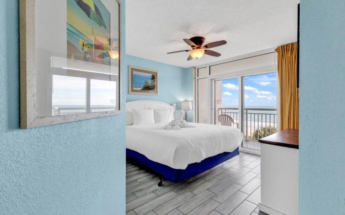 2BR Oceanfront Condo Atlantica Resort