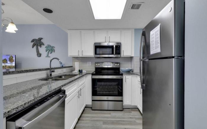Ocean Front 2BR Elegant Condo in Atlantica Resort