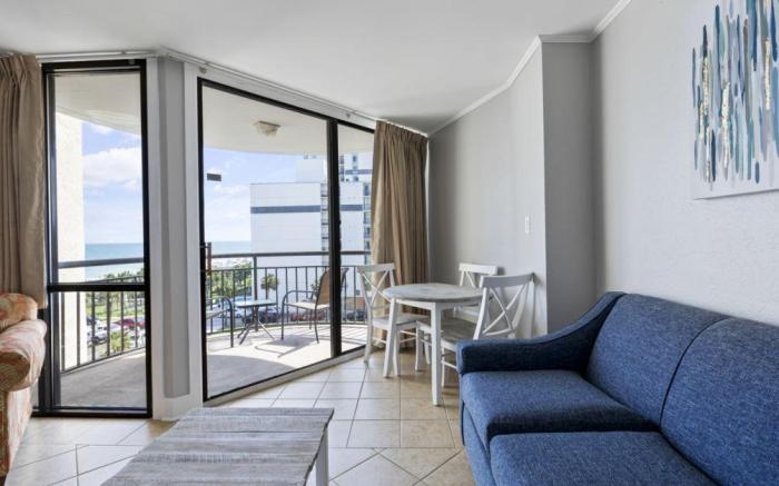 1BR Meridian Plaza Condo | Ocean View | Pool