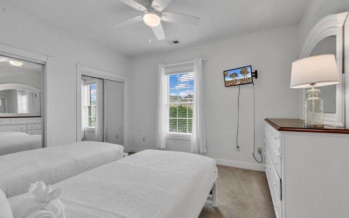 Elegant 3BR Condo at Magnolia Pointe