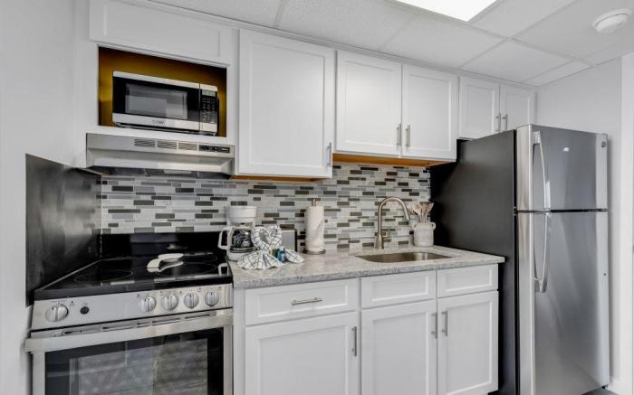 Boardwalk Resort: Ocean Breeze Retreat