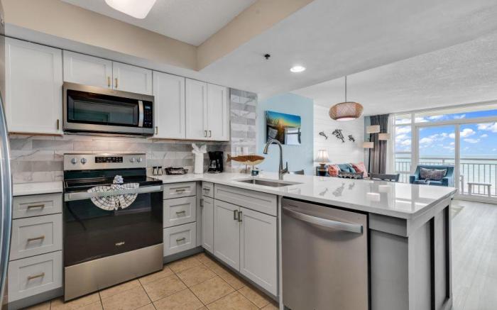 Myrtle Beach Gem: Your Beachfront Retreat