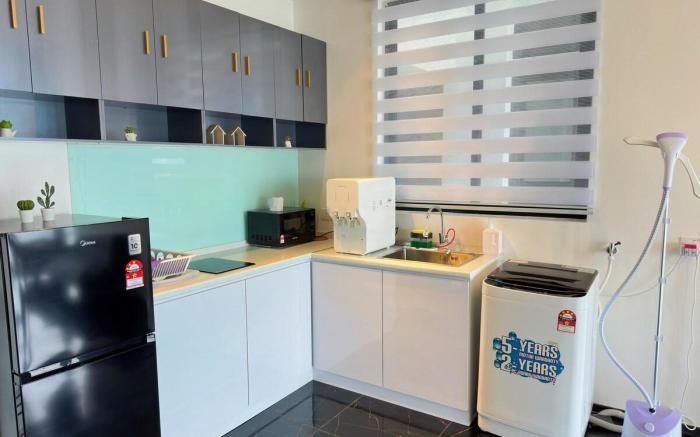 Georgetown City Skyline Seaview Urban Suites