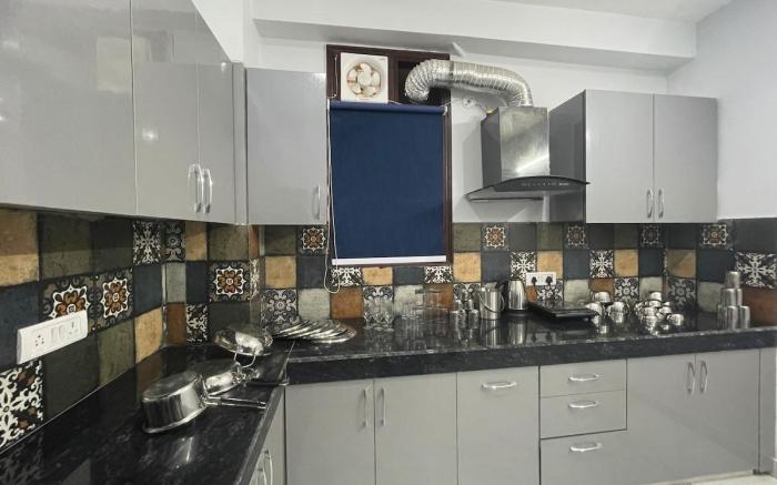 25. 3bhk peaceful, family, relax, by Instay