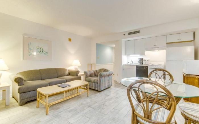 Ocean Forest Plaza Condo Close to the beach
