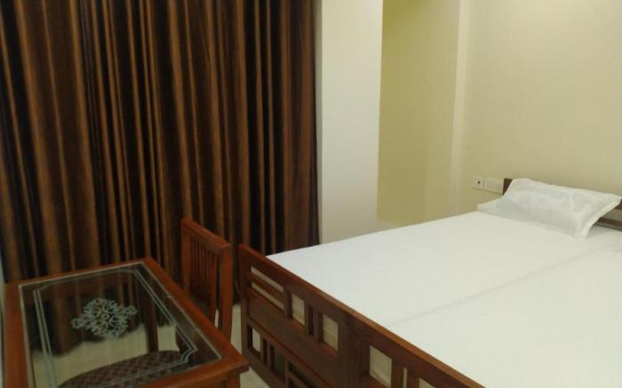 Goroomgo The Grand Inn Ruby Kolkata
