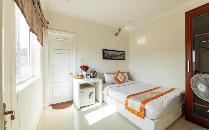 Flower Hill Hotel