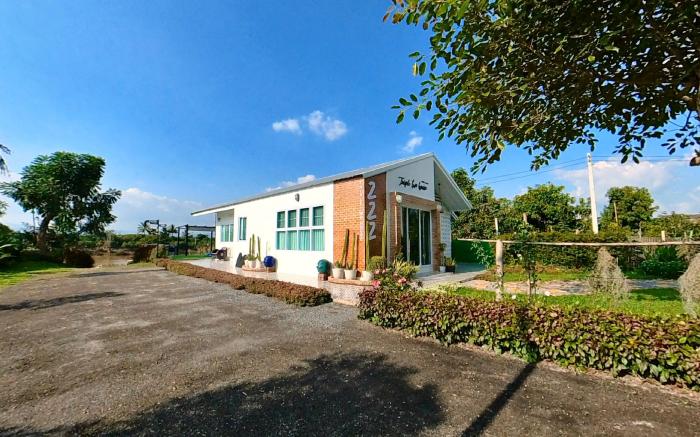 TRIPLE TWO HOUSE 222 ทริปเปิ้ลทูเฮ้าส์