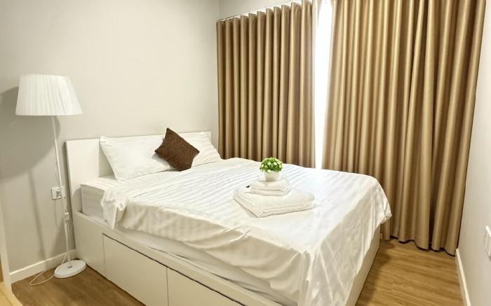 Cozy Masteri Apt nice Pool Gym BBQ near Landmark81