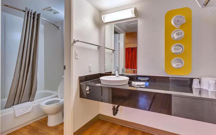 Super 8 by Wyndham Santa Rosa North