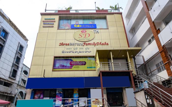 FabHotel Prime Adhirath Grand - 400M from Durgam Cheruvu Metro Station, Madhapur