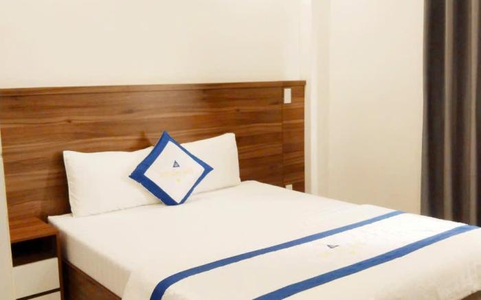 Trần Long Hotel, No. 1A, 17/1A, Hà Huy Giáp