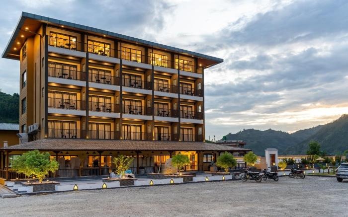 Triple Crown Resort