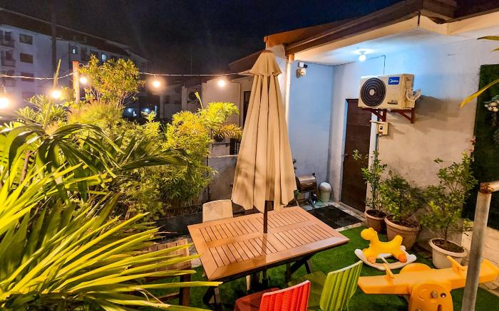 2 Bedroom Calm House w/ free parking, wifi-netflix