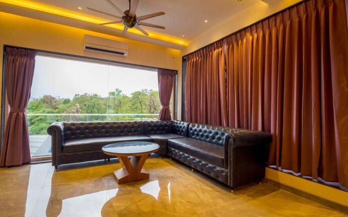 Celebrity  Valley View villa with Infinity Pool