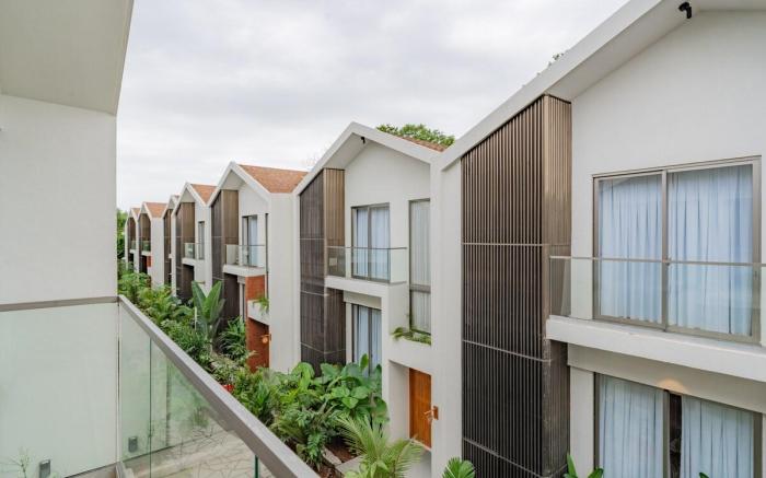 ELIVAAS 3 BHK with Pvt outdoor Pool - Mirai Gemini
