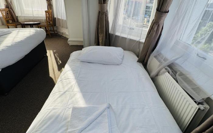Carlton Court Hotel
