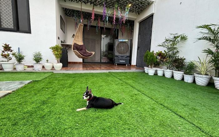 Fun O Peace - Jacuzzi | Private Terrace Garden | Couple Friendly | Noida