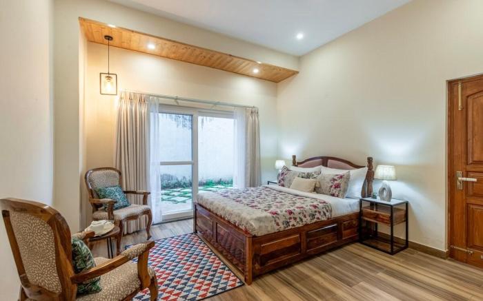 ELIVAAS 3 BHK with Garden &Scenic Views -Alpenglow