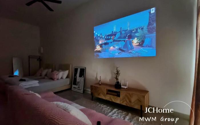 Austin Town | 4pax with Projector