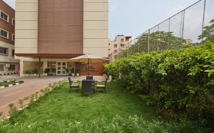 Grand Continent Brookefield - A Sarovar Portico Alliliate Hotel