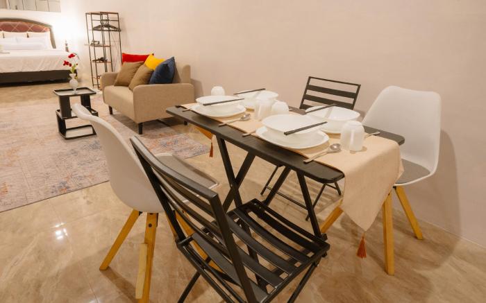 Luxury Studio at Center of City Center!1