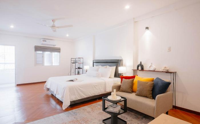 Luxury Studio @ Center of City Center!3