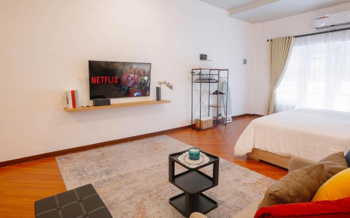 Luxury Studio @ CBD Center of City Center CBD!