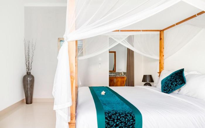 Stylish Three Bedroom Vila Savu