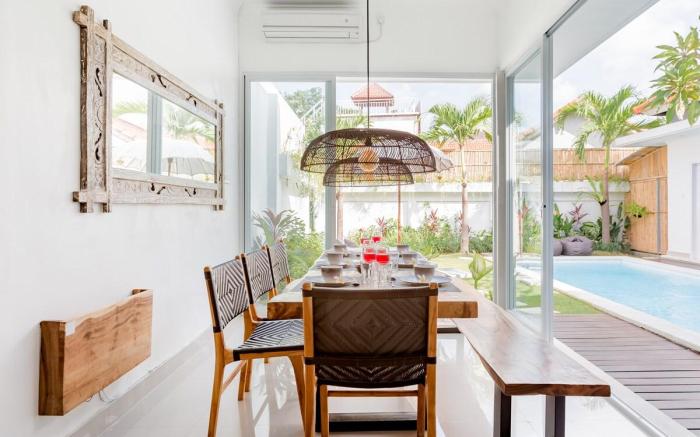 Stylish Three Bedroom Vila Savu