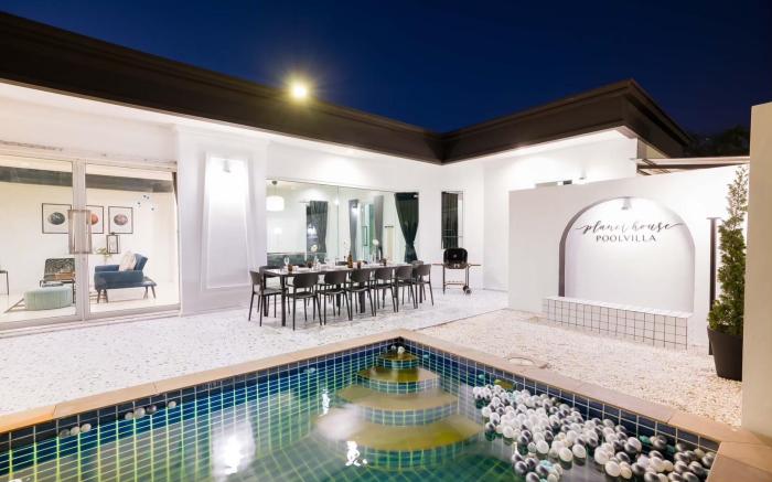 Planet House Poolvilla (บ้านแพลนเน็ต)