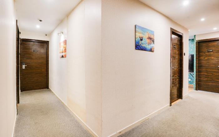 Super Collection O Andheri Near Western Express Highway