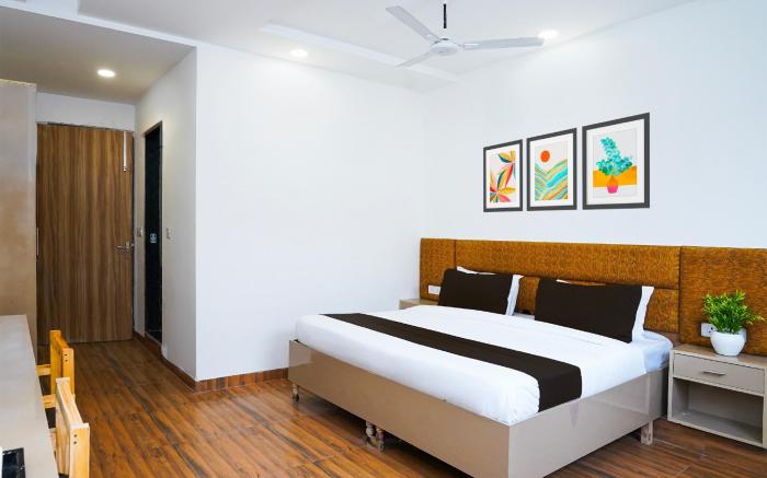 Super Hotel O Sky Suites Hotel Noida Sec 44 Near botanical Metro