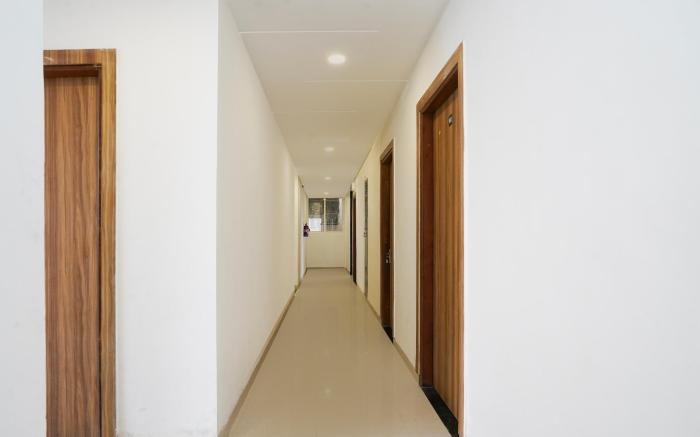 Super Hotel O Sky Suites Hotel Noida Sec 44 Near botanical Metro