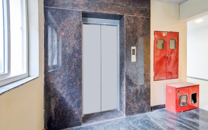 Super Hotel SRH luxury Rooms Near Rail Nilayam, NCL.