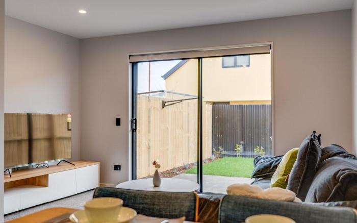 Lovely 2BR Home close to Center