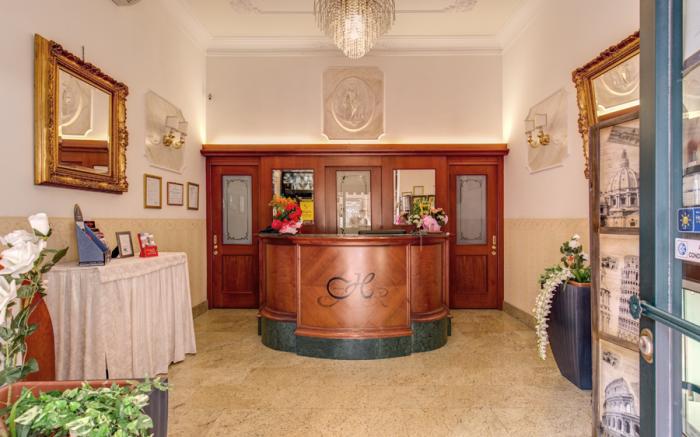 HOTEL MIRAGE