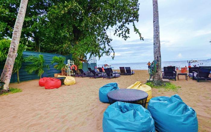AivyMaes Divers Resort 
