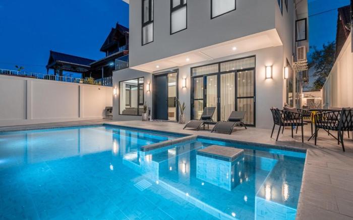 TML - Pattaya City Center Luxury Private Villa with Private Pool and KTV