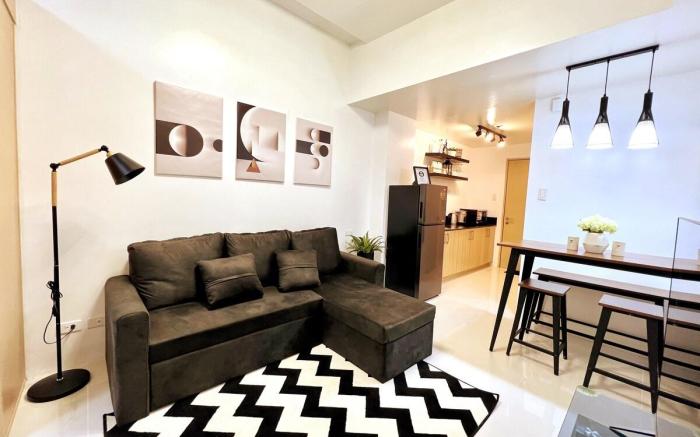 Taal View • Top Floor • 200Mbps • Netflix