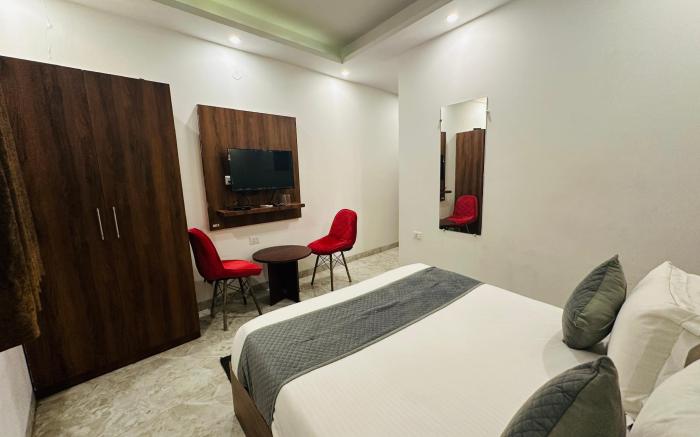 Hotel De Clark Residency Delhi Airport