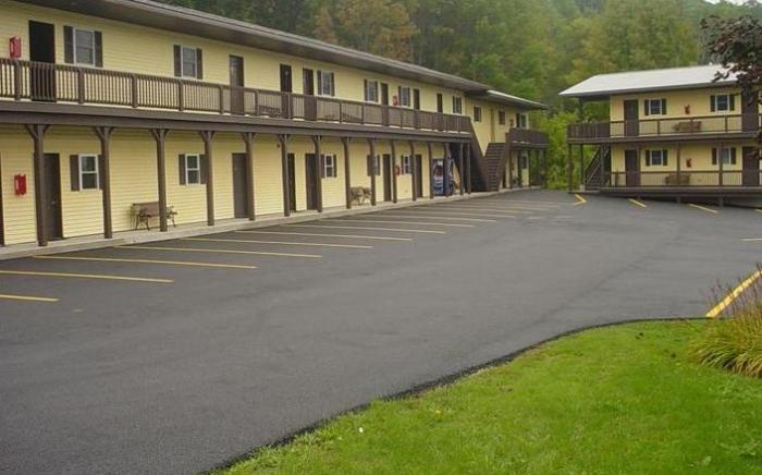 Fred's Inn Restaurant & Lodging