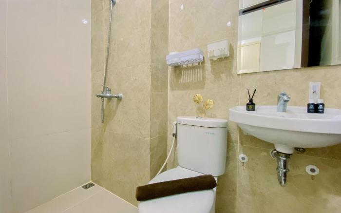 Modern Studio at Transpark Cibubur Apt By Travelio